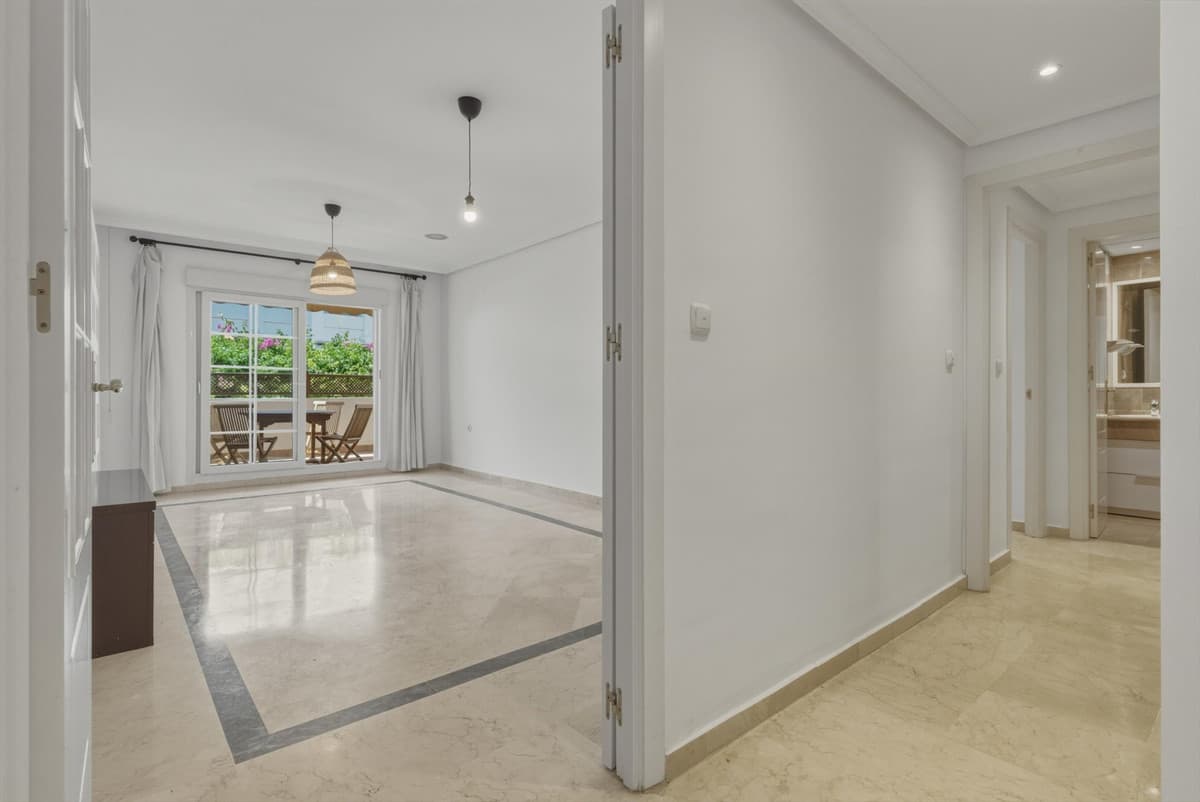 Ground Floor Apartment in The Golden Mile — photo 1 of 10