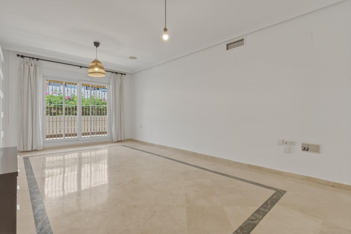 Ground Floor Apartment in The Golden Mile — photo 3 of 10