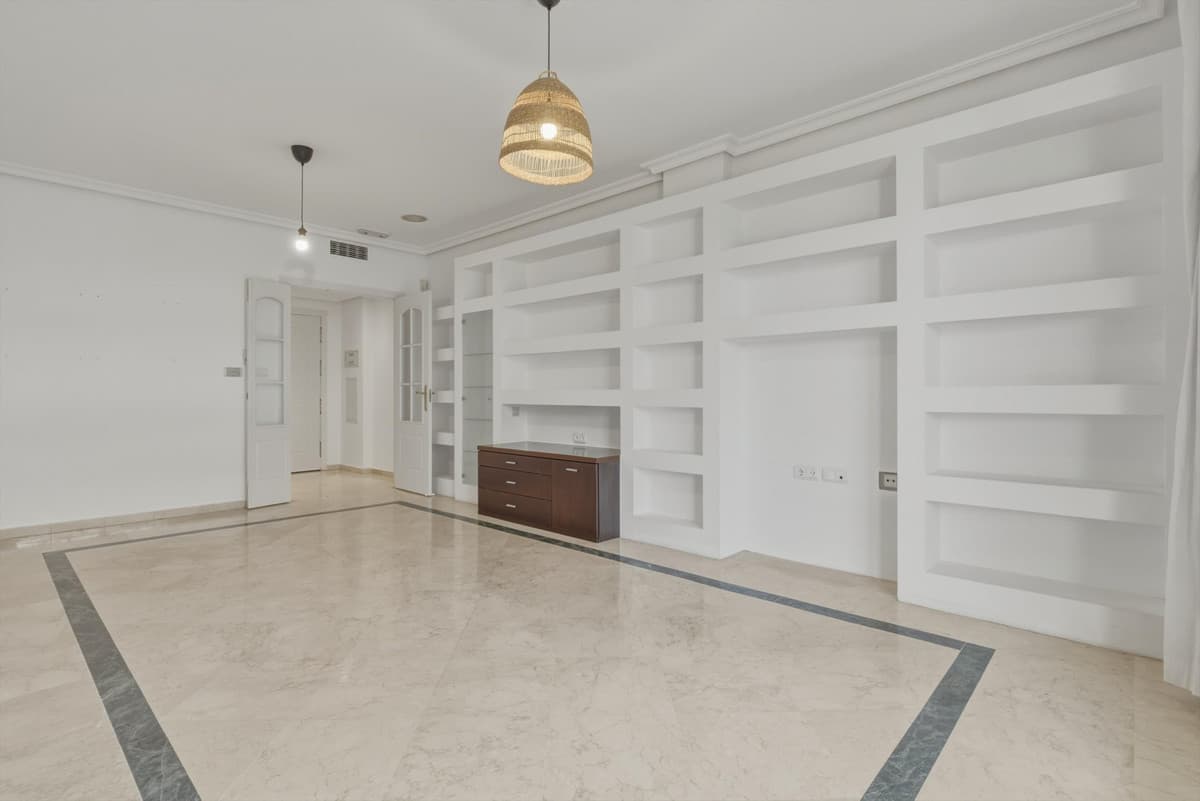 Ground Floor Apartment in The Golden Mile — photo 4 of 10