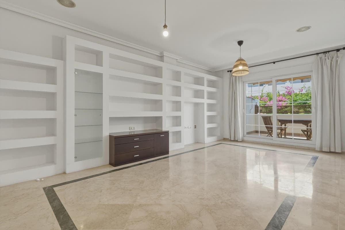 Ground Floor Apartment in The Golden Mile — photo 5 of 10