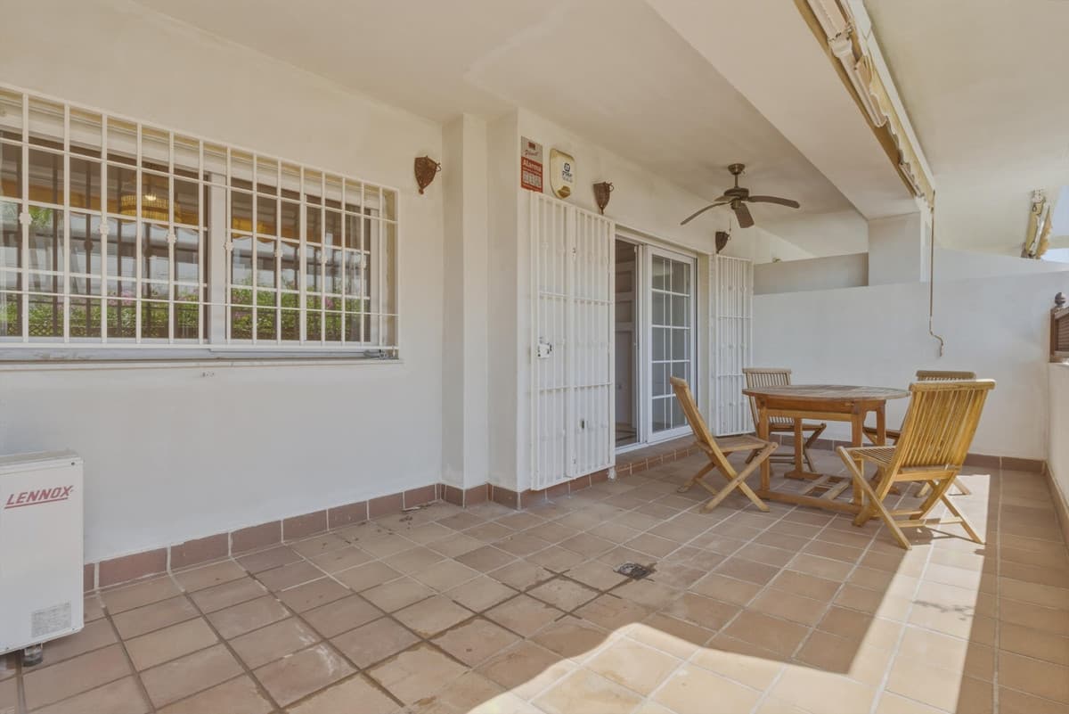 Ground Floor Apartment in The Golden Mile — photo 9 of 10