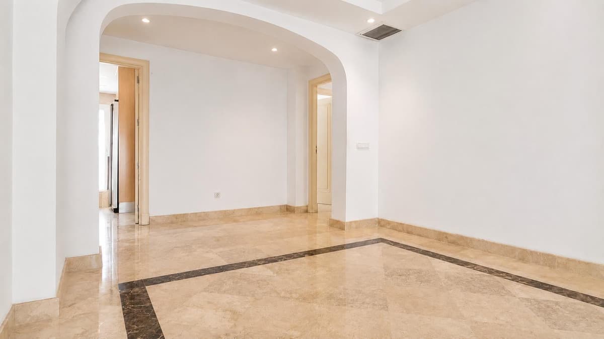Middle Floor Apartment in Nagüeles — photo 5 of 10
