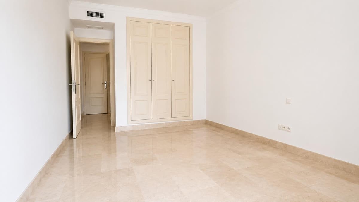 Middle Floor Apartment in Nagüeles — photo 10 of 10