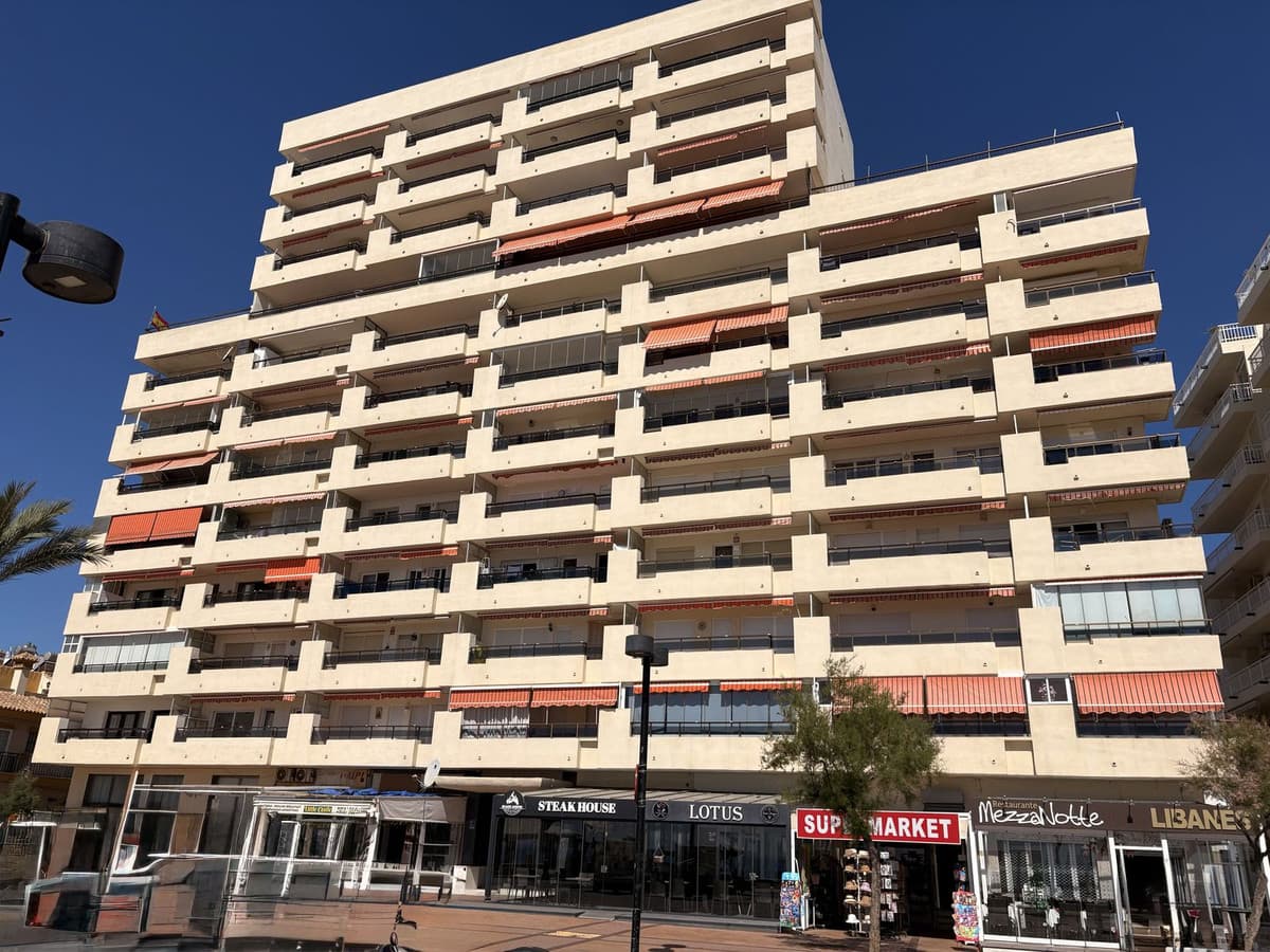 Middle Floor Apartment in Fuengirola — photo 3 of 10