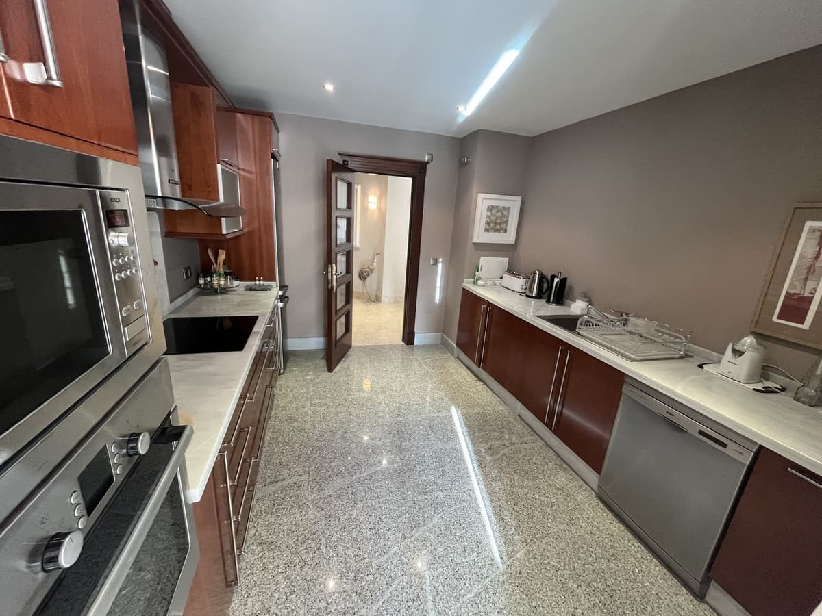 Ground Floor Apartment in Marbella — photo 6 of 10