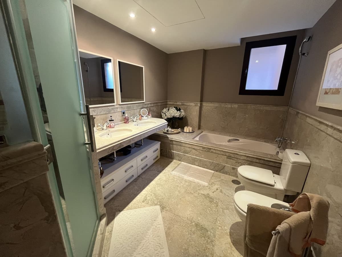 Ground Floor Apartment in Marbella — photo 8 of 10