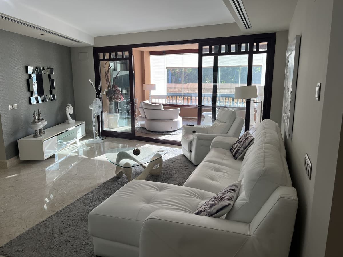 Ground Floor Apartment in Marbella — photo 9 of 10