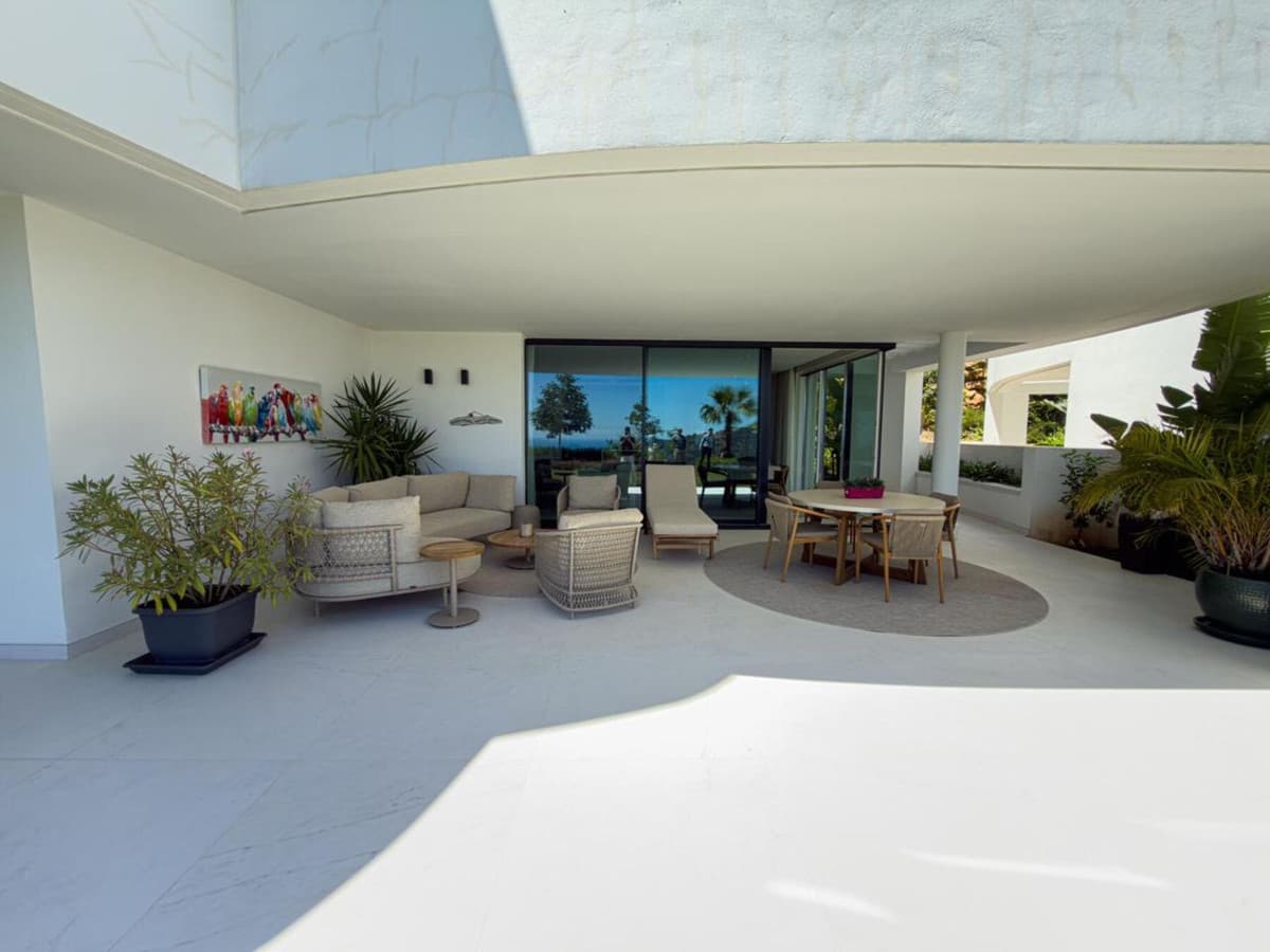 Ground Floor Apartment in Marbella — photo 2 of 10