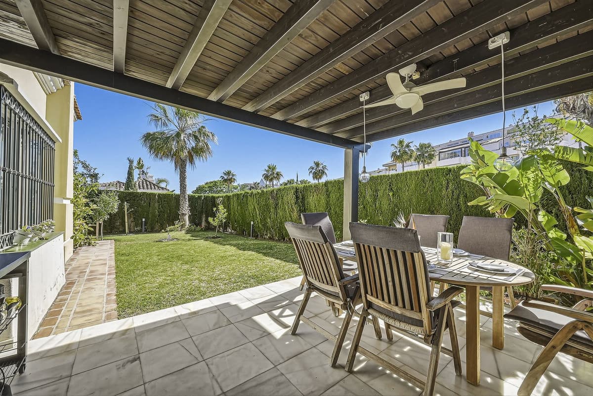 Detached Villa in Bahía de Marbella — photo 7 of 10