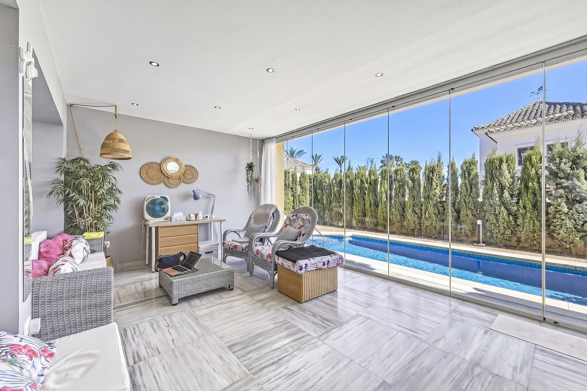Detached Villa in Bahía de Marbella — photo 8 of 10