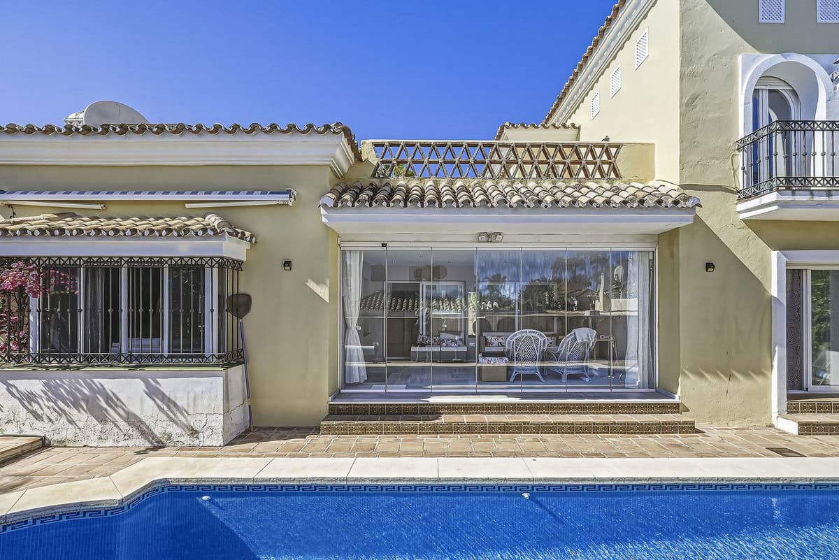 Detached Villa in Bahía de Marbella — photo 9 of 10