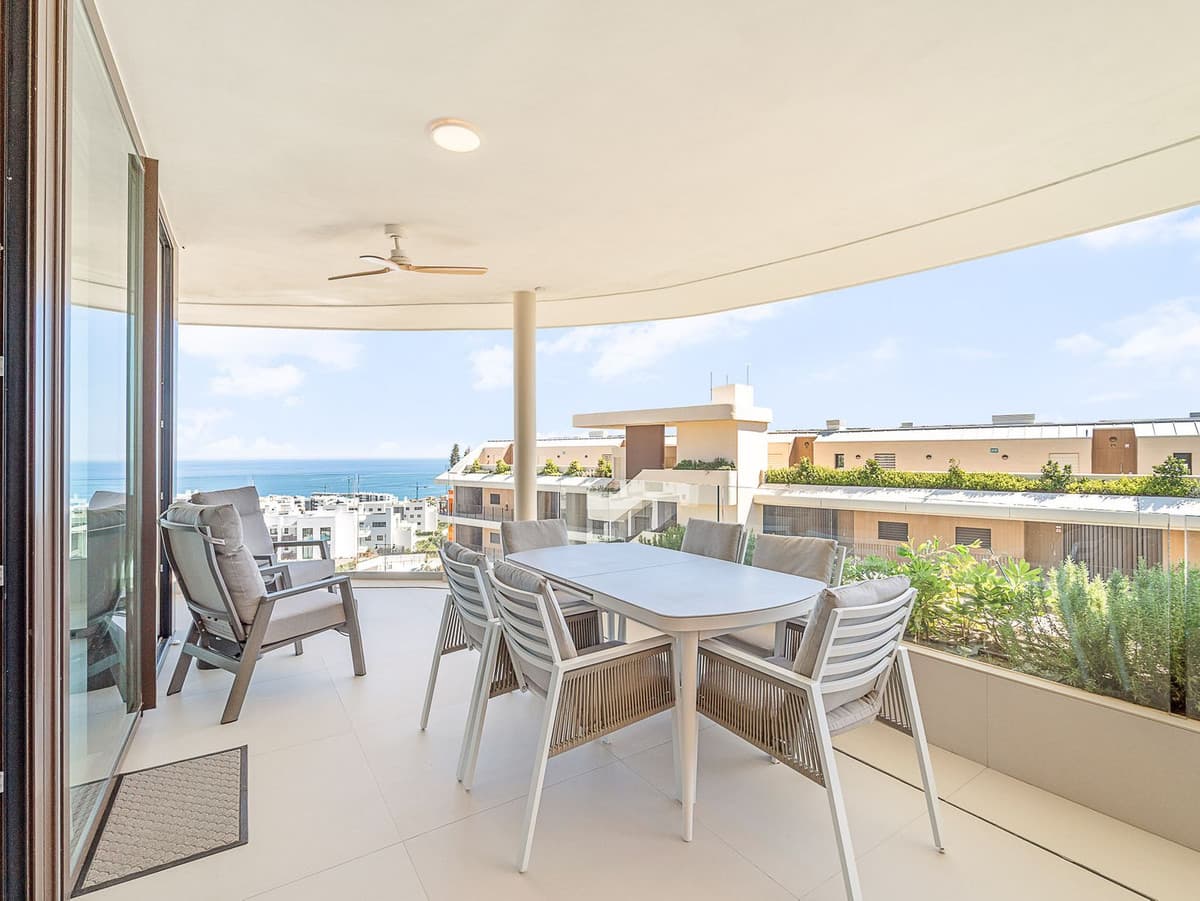 Middle Floor Apartment in Fuengirola — photo 1 of 10