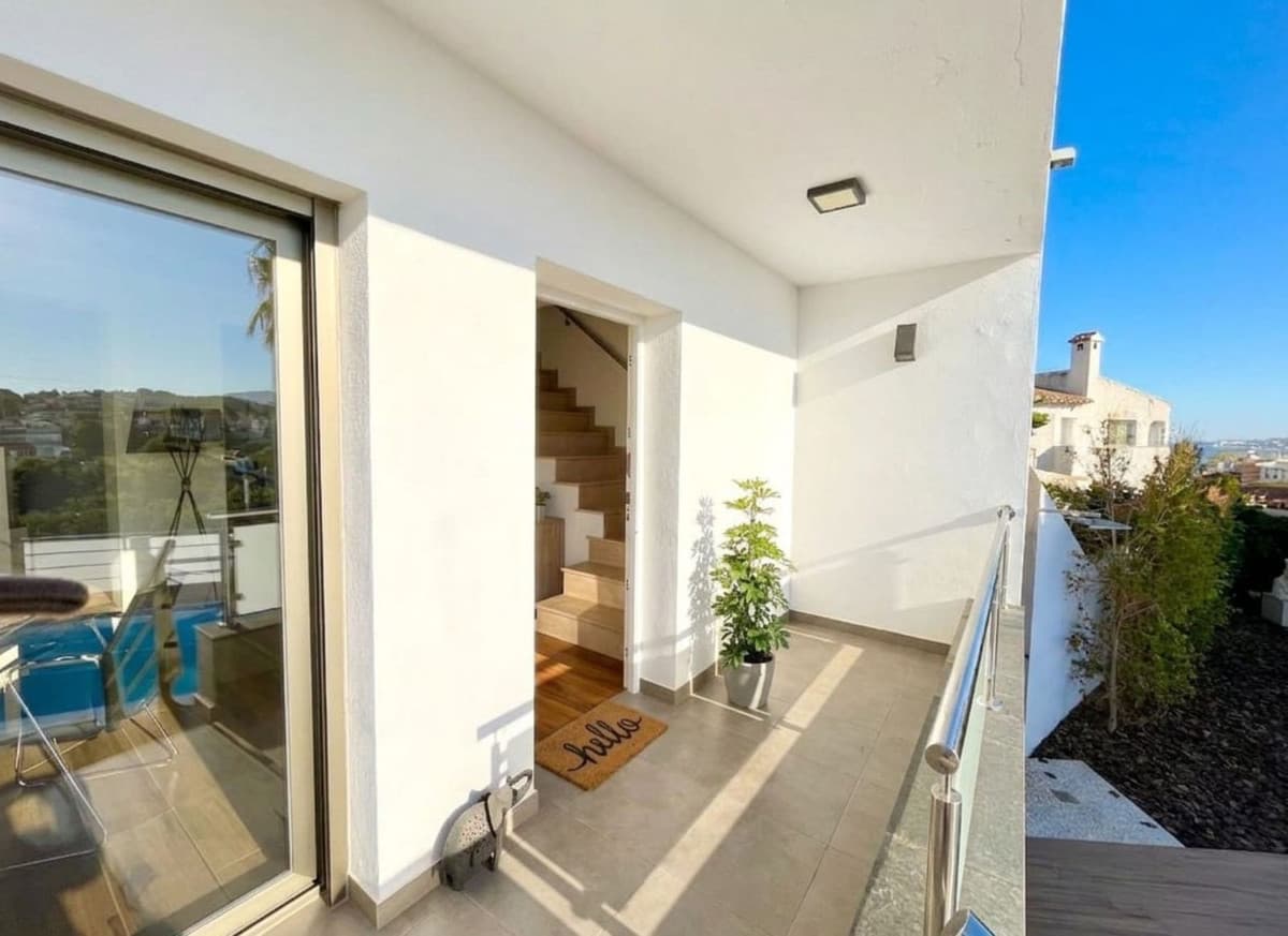 Semi-Detached House in El Faro — photo 10 of 10