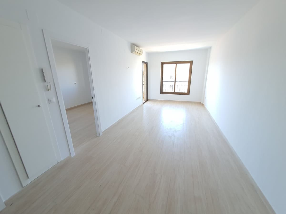Middle Floor Apartment in Fuengirola — photo 3 of 10