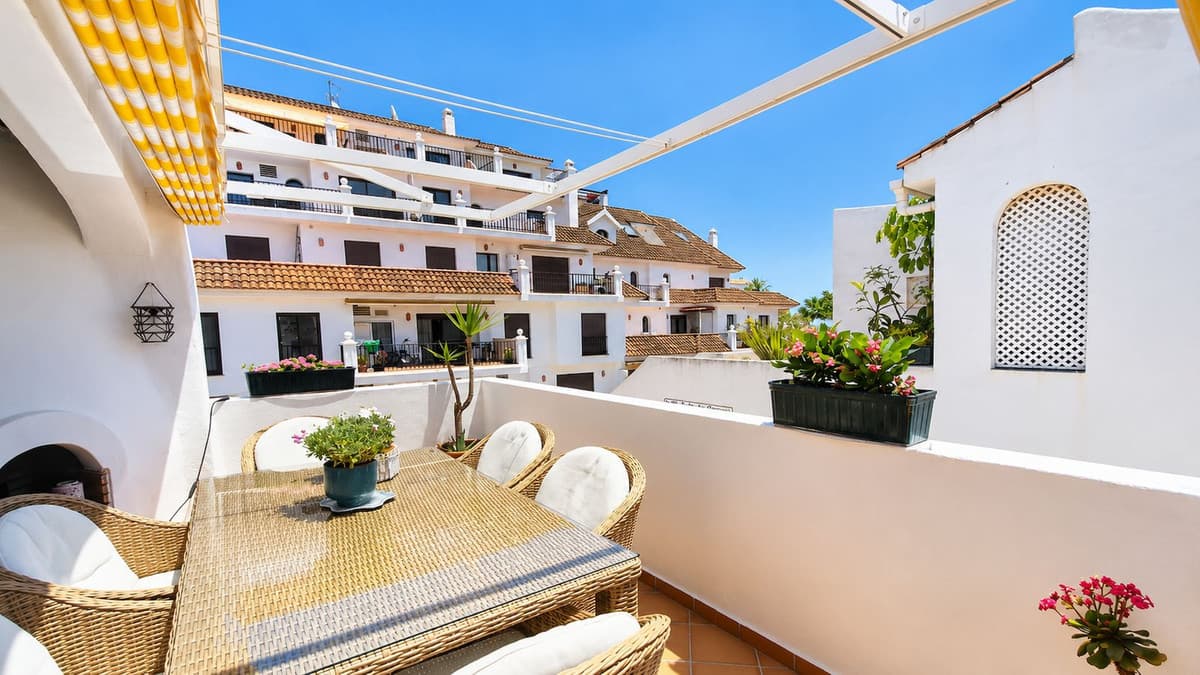 Top Floor Apartment in La Duquesa — photo 6 of 10
