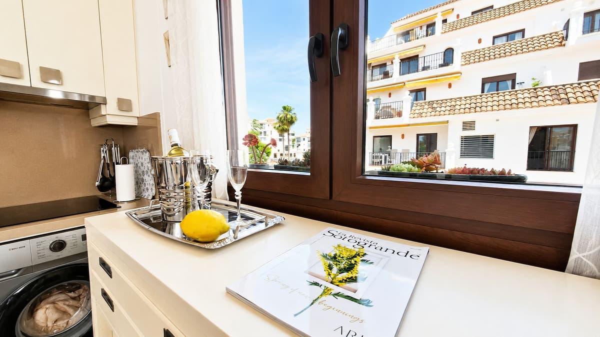Top Floor Apartment in La Duquesa — photo 8 of 10