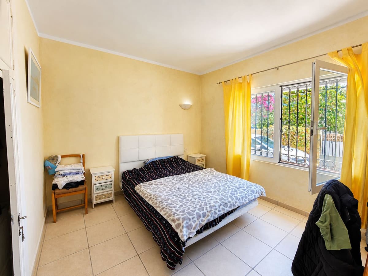 Detached Villa in La Duquesa — photo 9 of 10