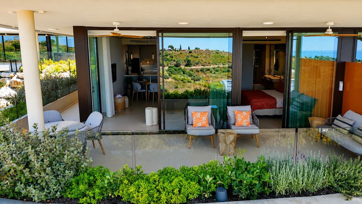 Middle Floor Apartment in Fuengirola — photo 3 of 10