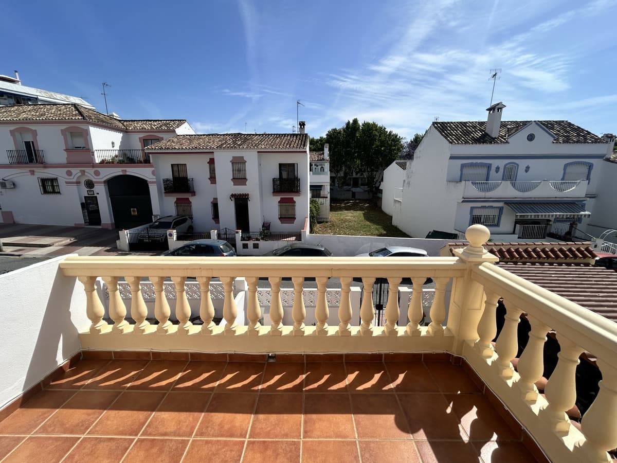 Townhouse in San Pedro de Alcántara — photo 1 of 10