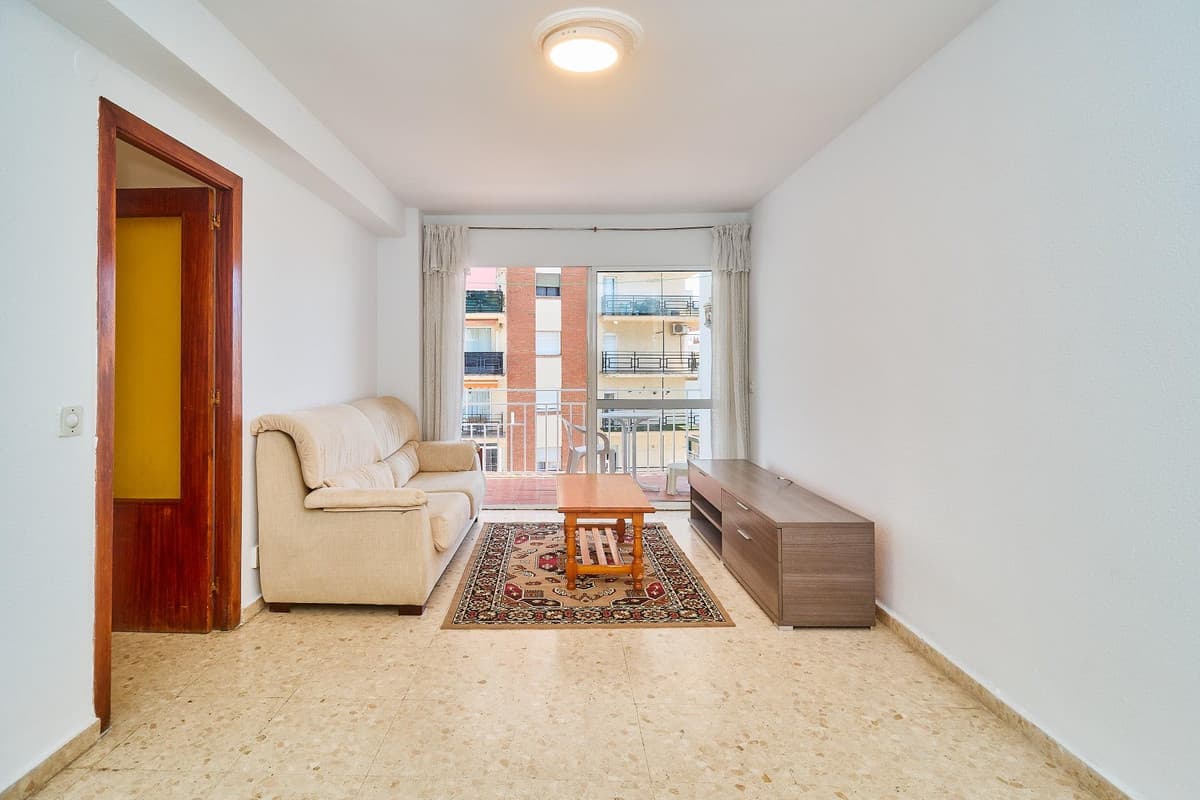 Middle Floor Apartment in Fuengirola — photo 5 of 10