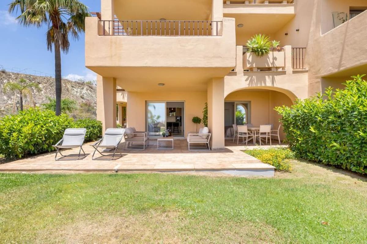 Ground Floor Apartment in Benahavís — photo 7 of 10