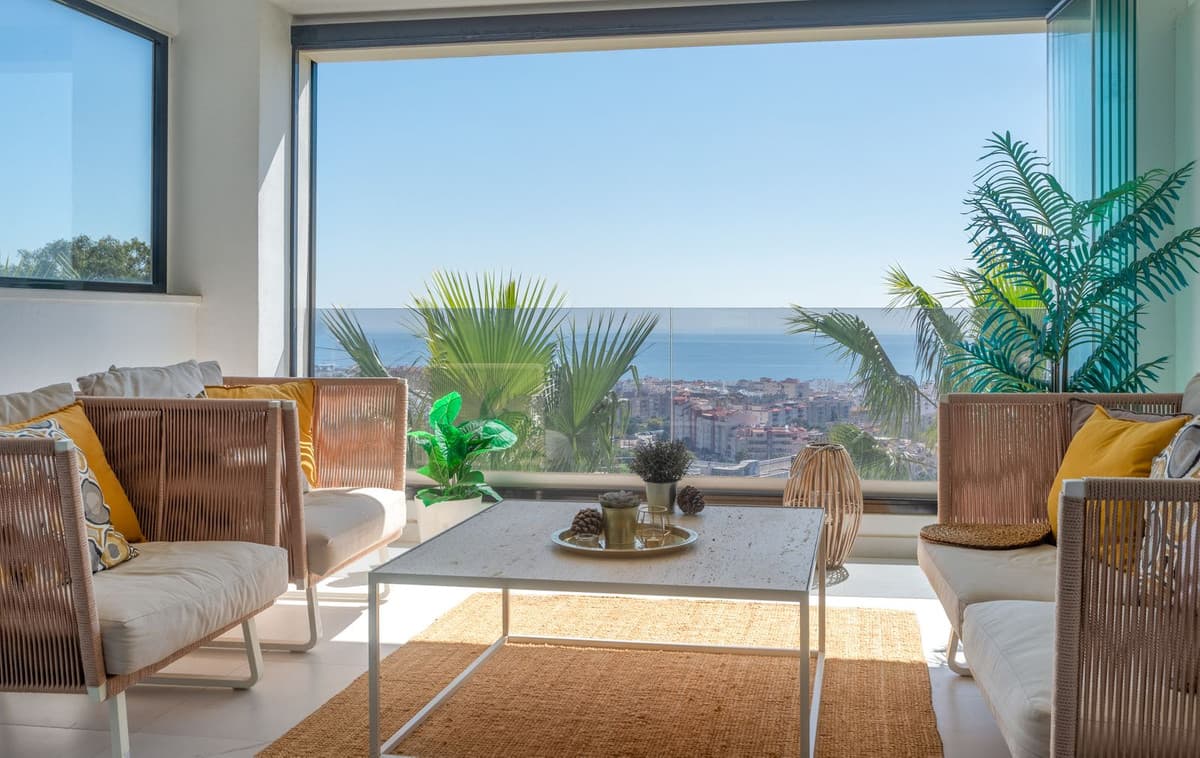 Middle Floor Apartment in Estepona — photo 1 of 10