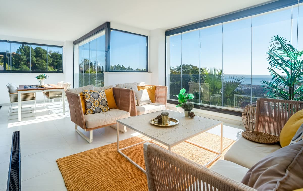 Middle Floor Apartment in Estepona — photo 2 of 10