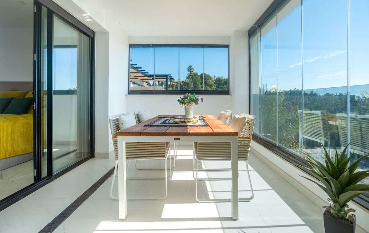 Middle Floor Apartment in Estepona — photo 4 of 10