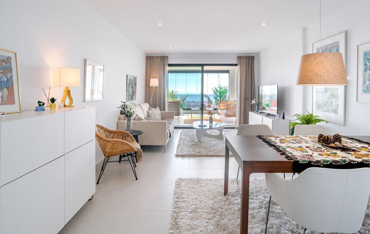 Middle Floor Apartment in Estepona — photo 6 of 10
