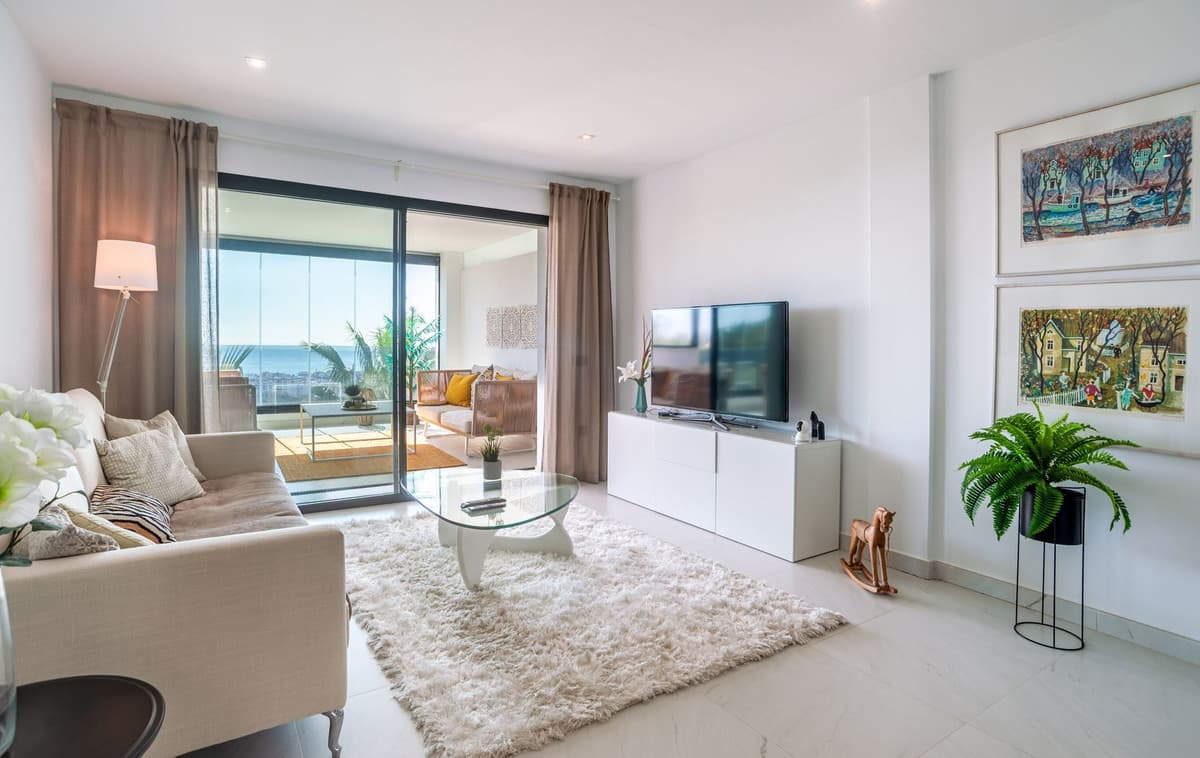 Middle Floor Apartment in Estepona — photo 7 of 10