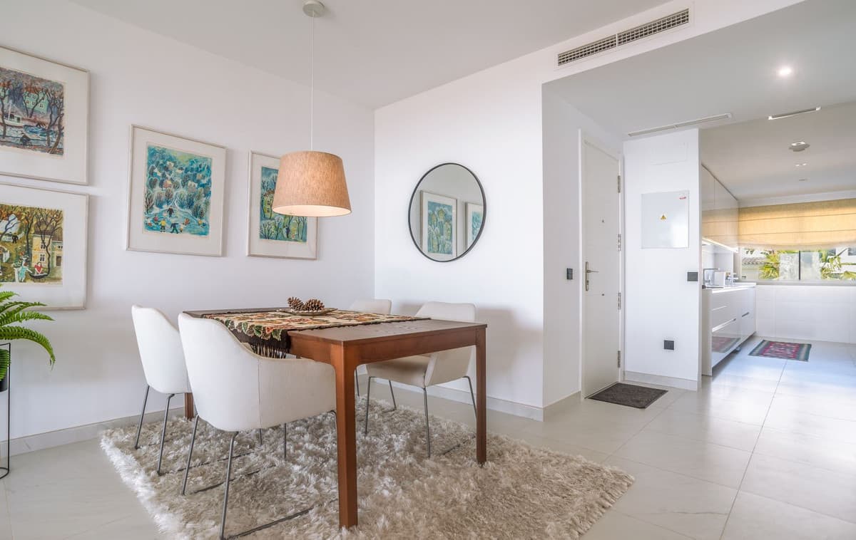 Middle Floor Apartment in Estepona — photo 8 of 10