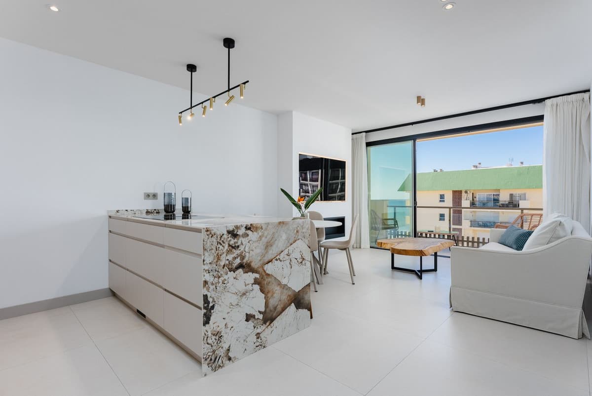 Top Floor Apartment in Fuengirola — photo 3 of 10