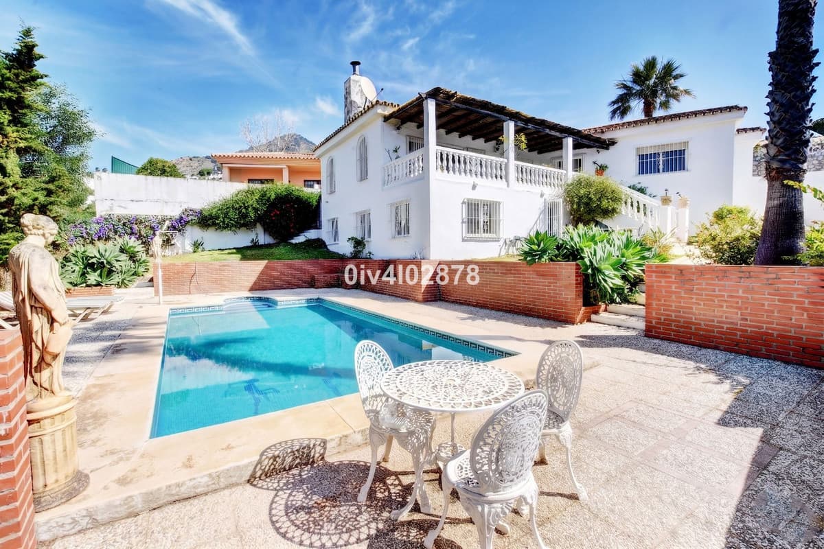 Detached Villa in La Capellania — photo 1 of 10