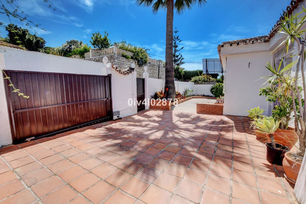 Detached Villa in La Capellania — photo 3 of 10