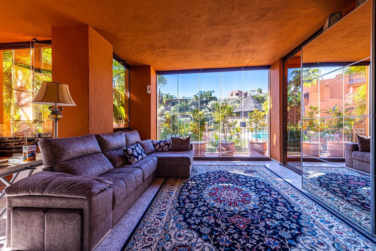 Middle Floor Apartment in Nueva Andalucía — photo 6 of 10