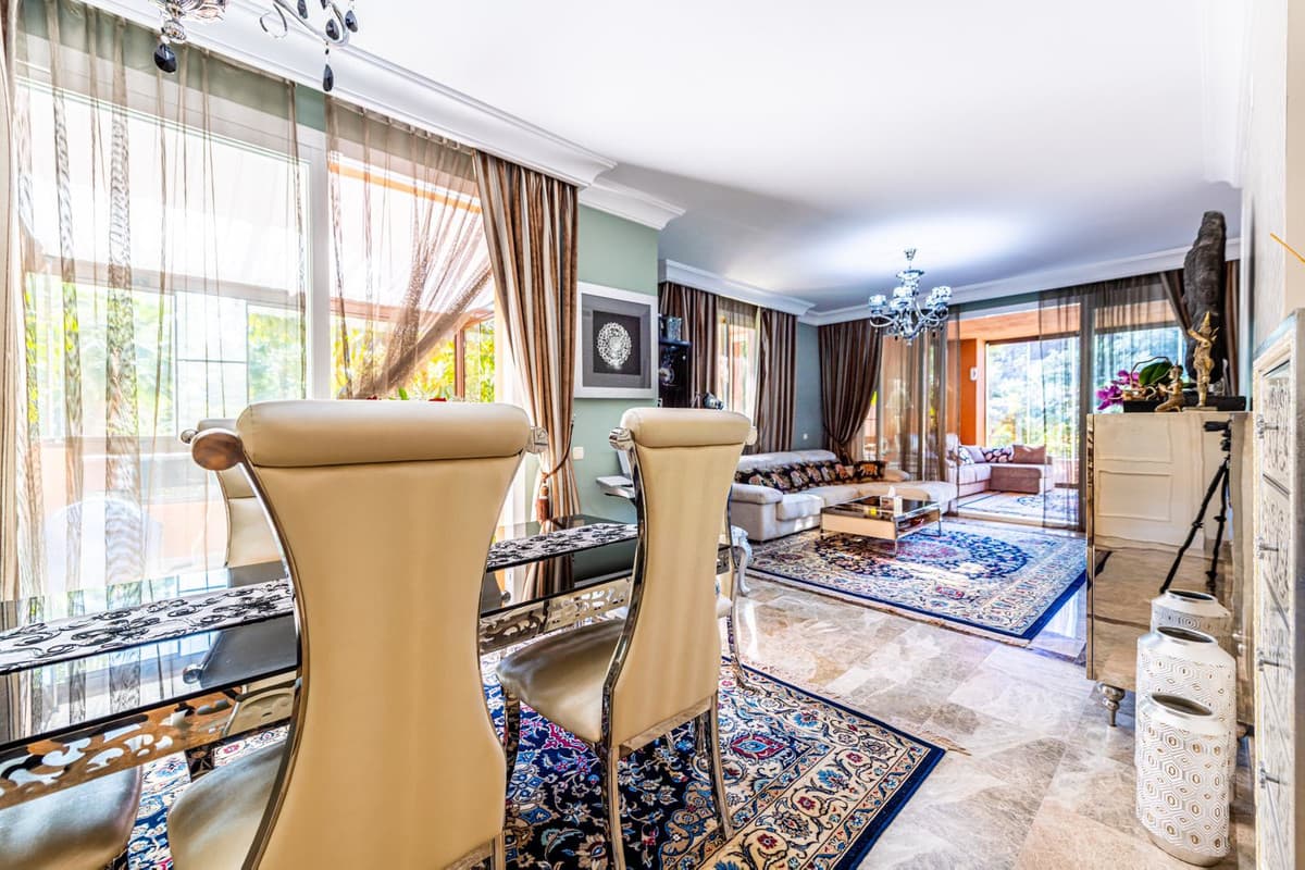 Middle Floor Apartment in Nueva Andalucía — photo 8 of 10