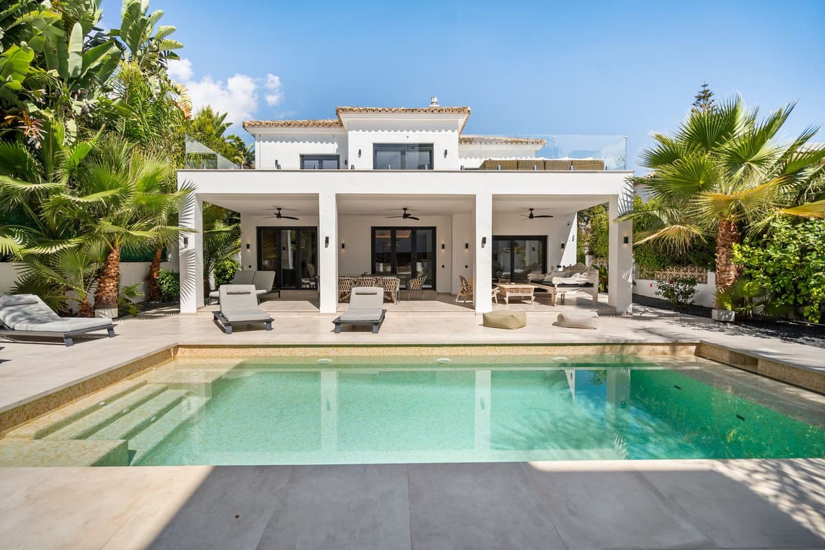 Detached Villa in Marbesa — photo 1 of 10