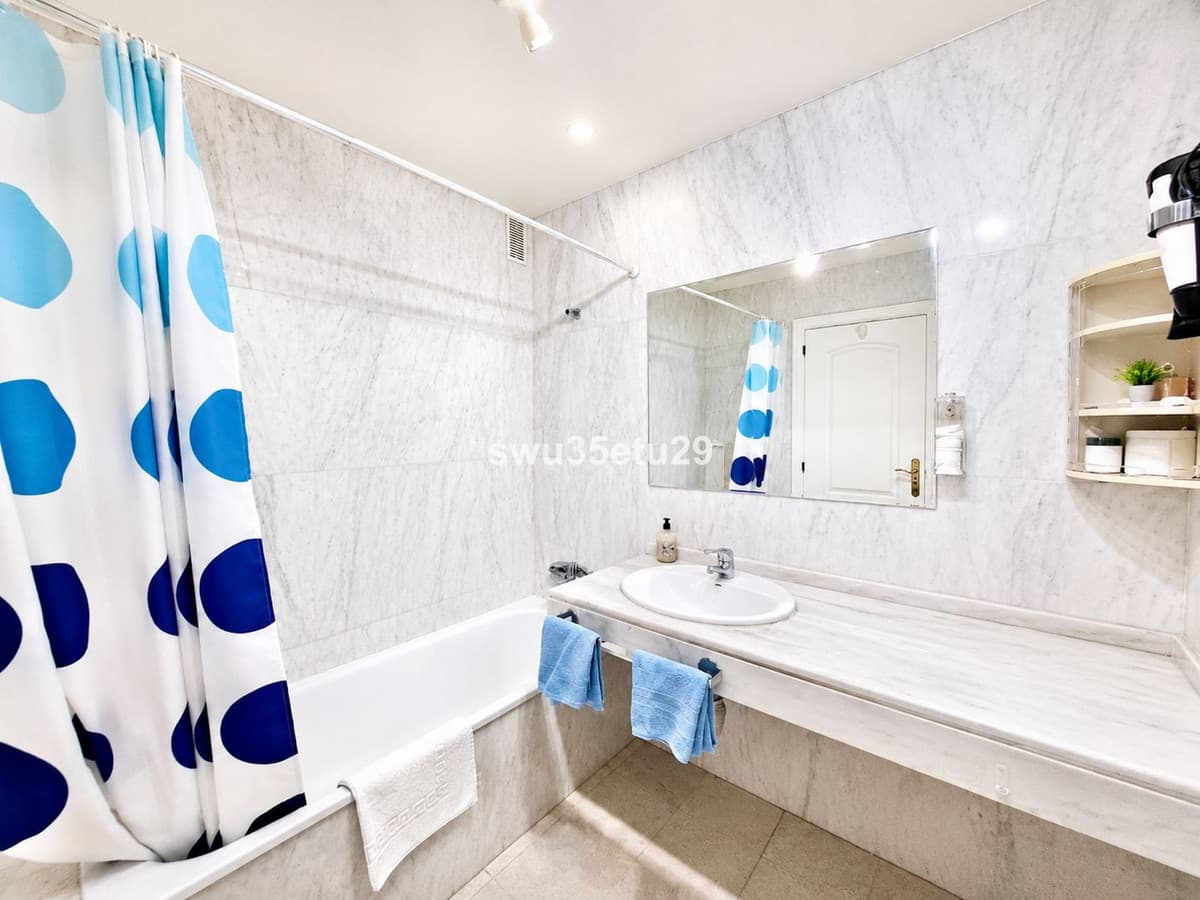 Top Floor Apartment in Fuengirola — photo 7 of 10