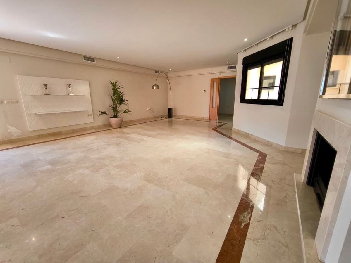 Penthouse in Puerto Banús — photo 9 of 10