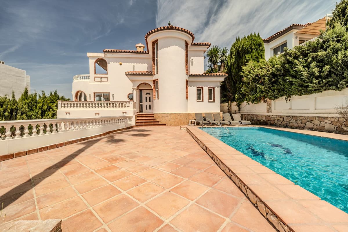 Detached Villa in El Faro — photo 1 of 10
