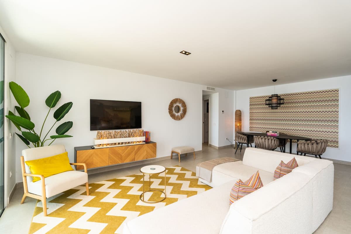 Middle Floor Apartment in Torrequebrada — photo 3 of 10