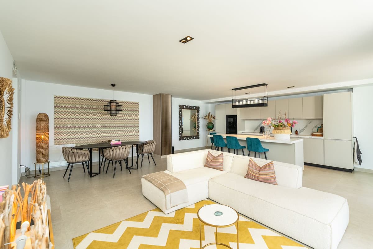 Middle Floor Apartment in Torrequebrada — photo 5 of 10
