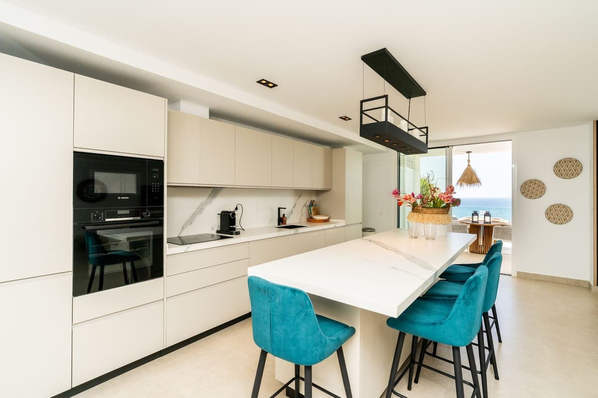 Middle Floor Apartment in Torrequebrada — photo 9 of 10