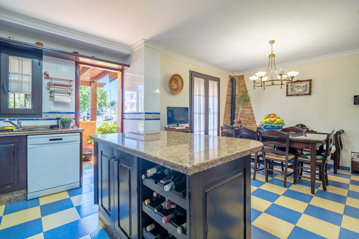 Semi-Detached House in Churriana — photo 9 of 10