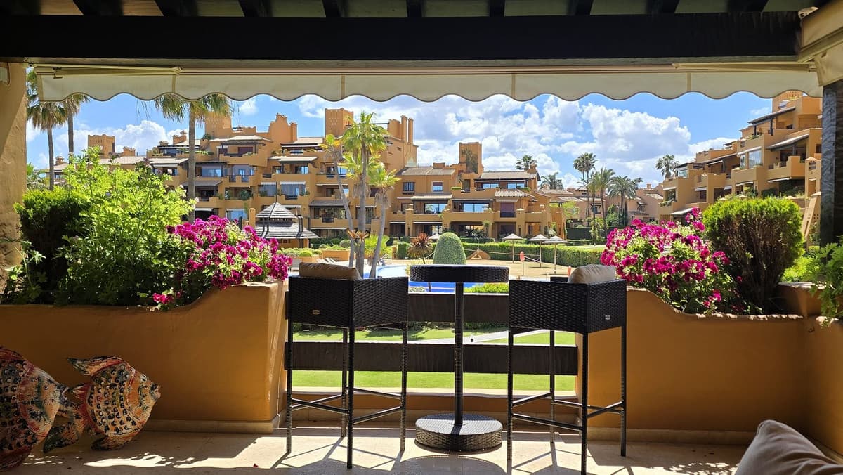 Middle Floor Apartment in Estepona — photo 9 of 10