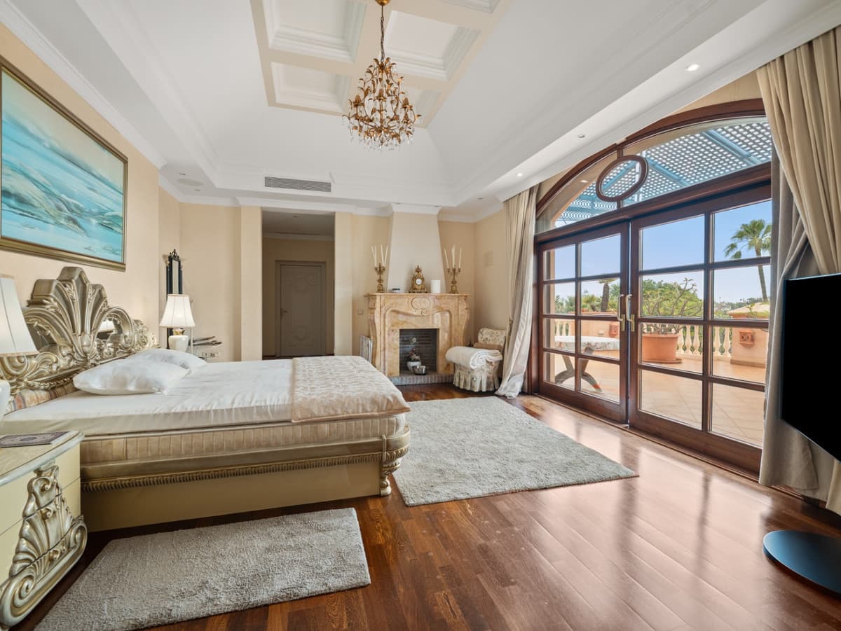 Detached Villa in Nueva Andalucía — photo 4 of 10