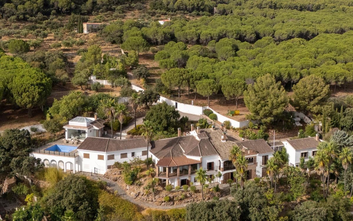 Detached Villa in Alhaurín el Grande — photo 1 of 10