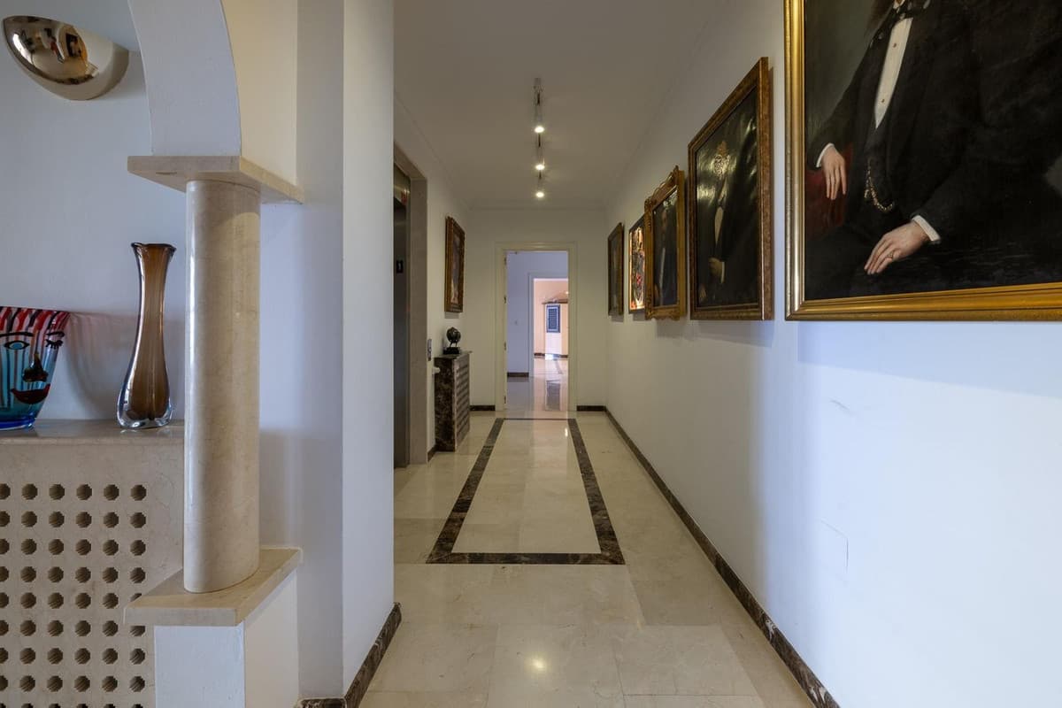 Detached Villa in Alhaurín el Grande — photo 2 of 10
