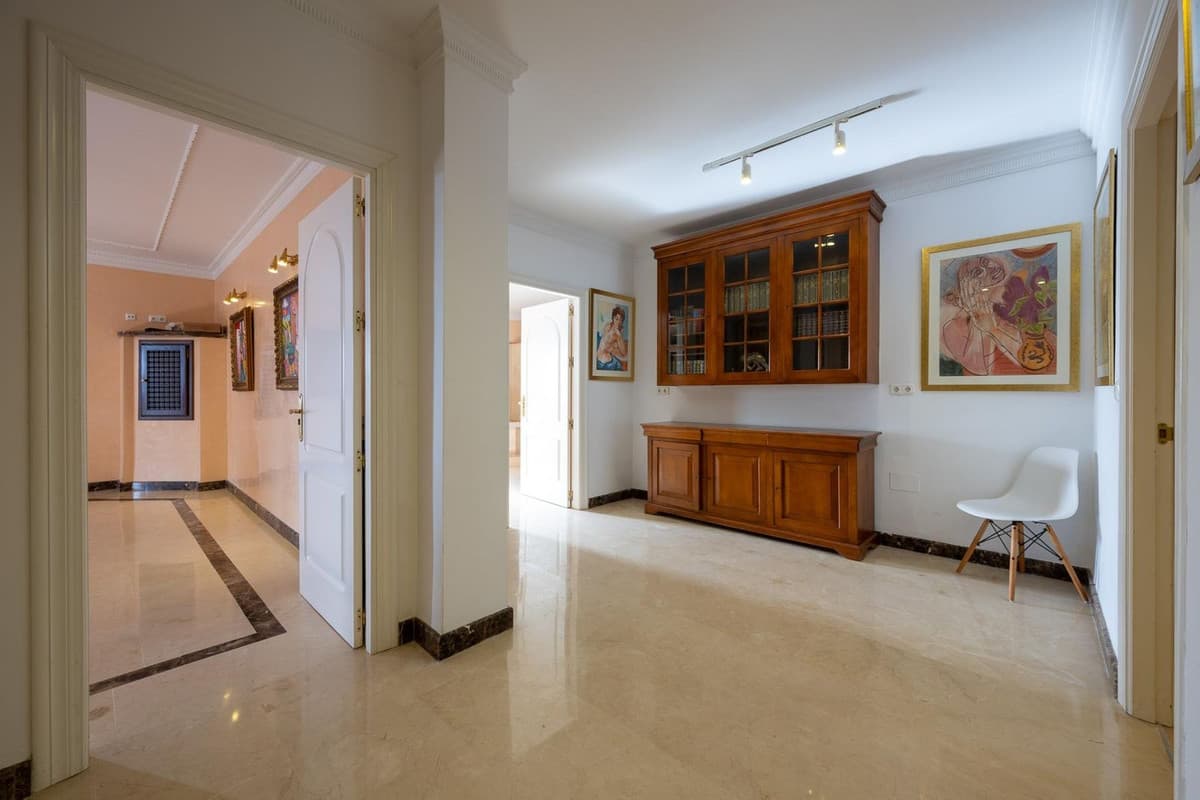 Detached Villa in Alhaurín el Grande — photo 3 of 10