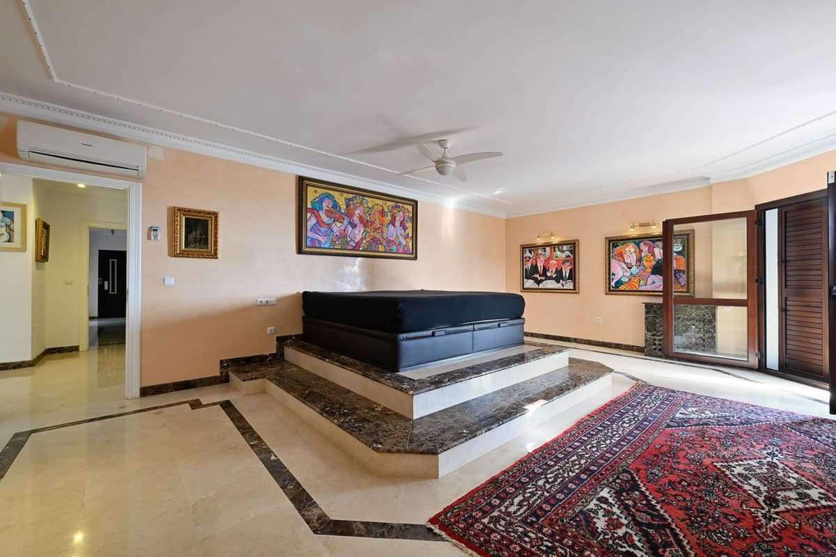 Detached Villa in Alhaurín el Grande — photo 6 of 10